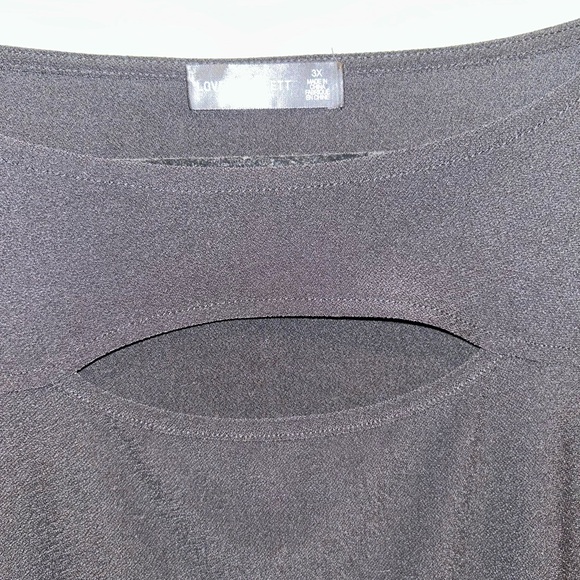 NWOT Love Scarlett Women's Black Keyhole Blouse with Sheer Sleeves Size 3X - Picture 2 of 7